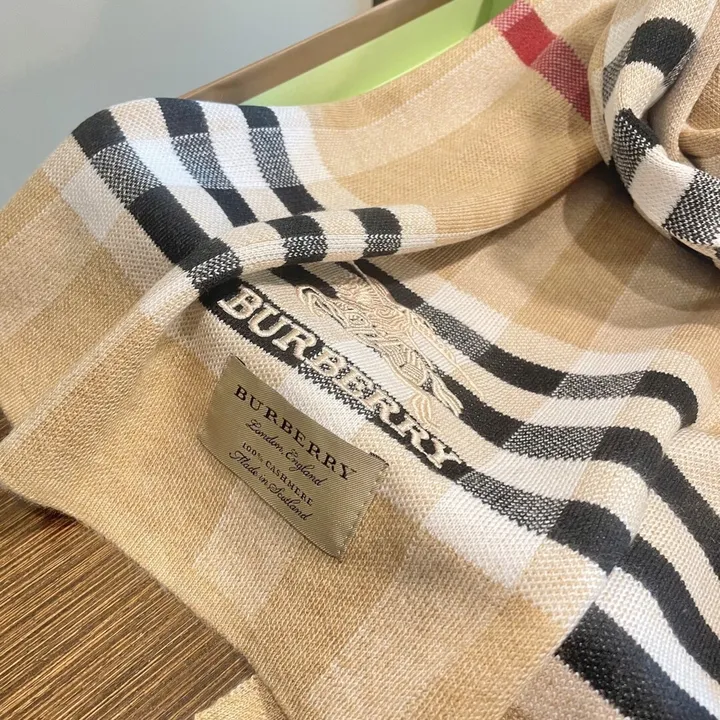 スーパーコピー バーバリー ス マフラー