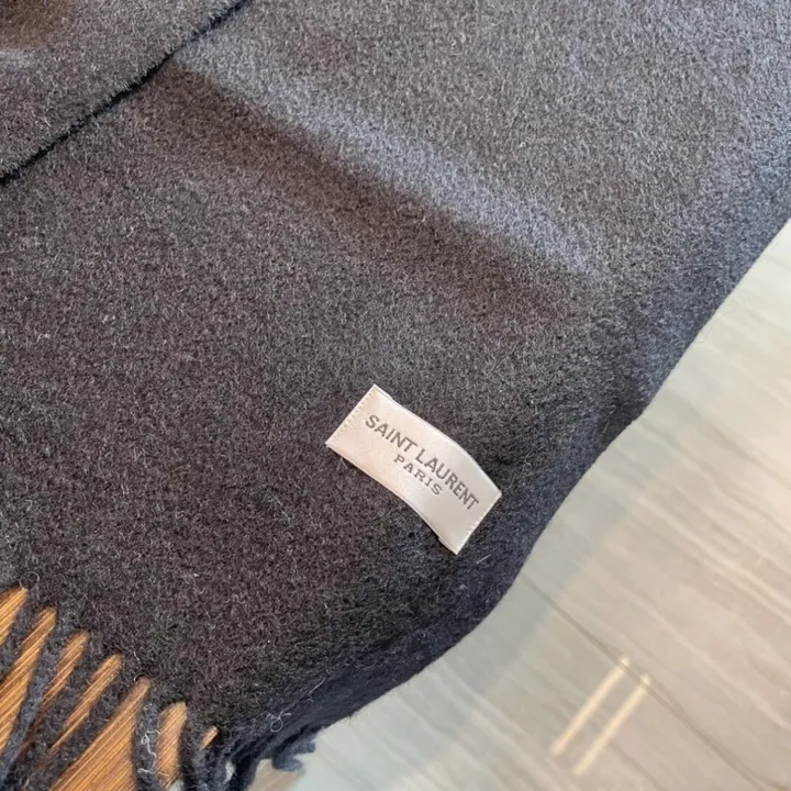 スーパーコピー バレンシアガ マフラー