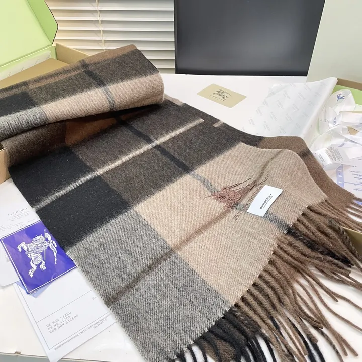 スーパーコピー バーバリー ス マフラー