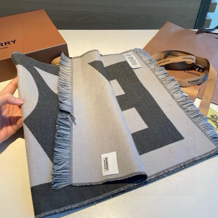 スーパーコピー バーバリー ス マフラー