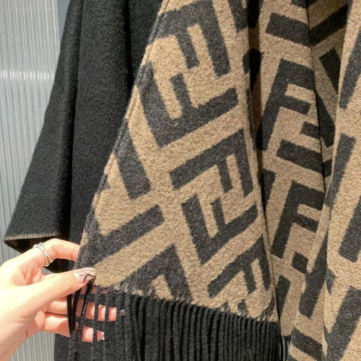 スーパーコピー フェンディ マフラー