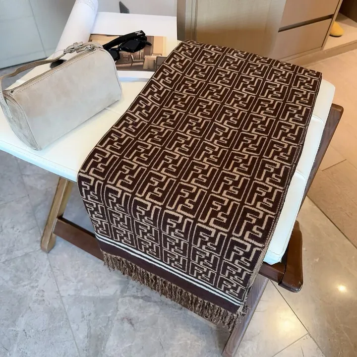 スーパーコピー フェンディ マフラー