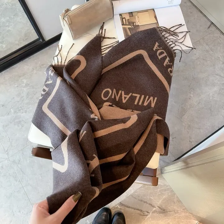 スーパーコピー プラダ マフラー