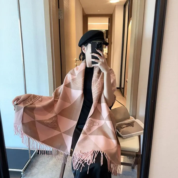 スーパーコピー ヴィヴィアン・ウエストウッド マフラー