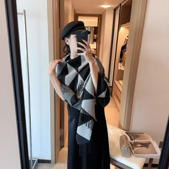 スーパーコピー ヴィヴィアン・ウエストウッド マフラー