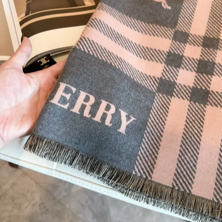 スーパーコピー バーバリー ス マフラー