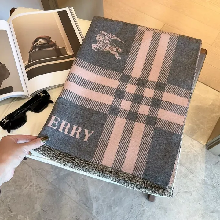 スーパーコピー バーバリー ス マフラー