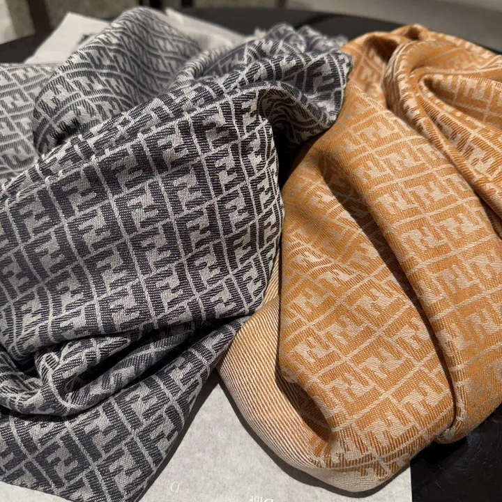 スーパーコピー フェンディ マフラー