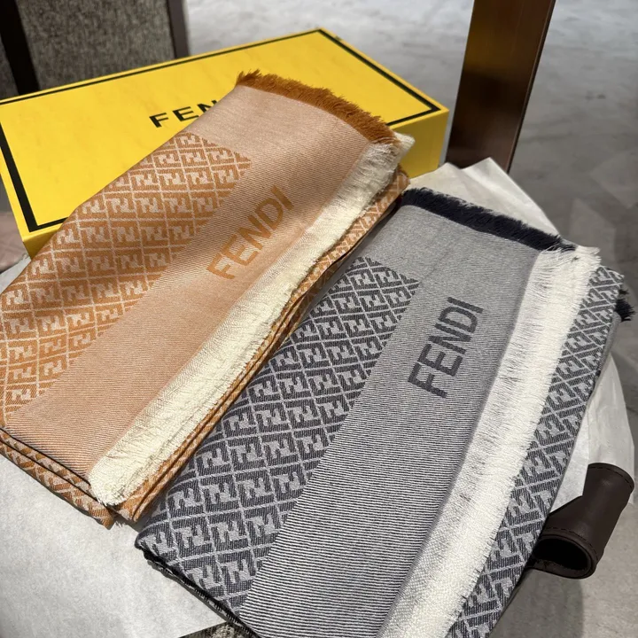 スーパーコピー フェンディ マフラー