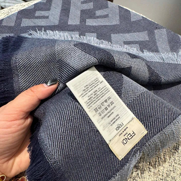 スーパーコピー フェンディ マフラー