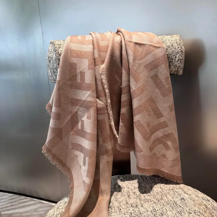 スーパーコピー フェンディ マフラー