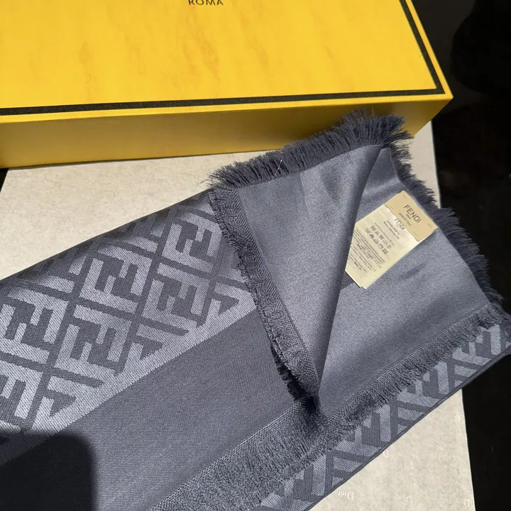 スーパーコピー フェンディ マフラー