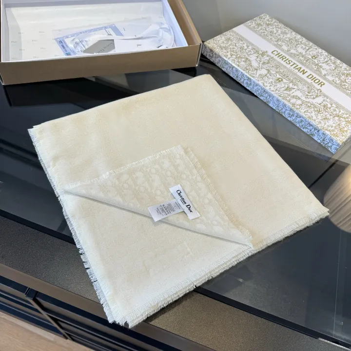 スーパーコピー ディオール マフラー