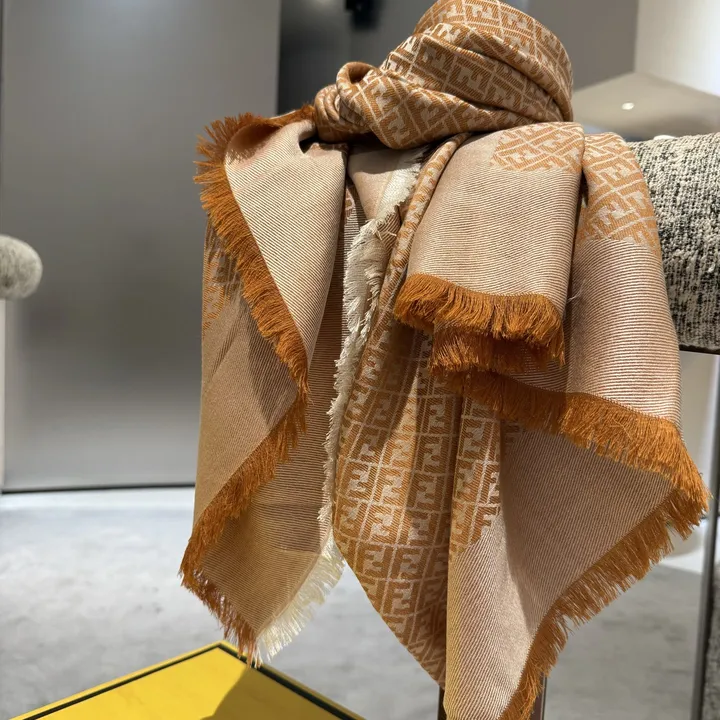 スーパーコピー フェンディ マフラー