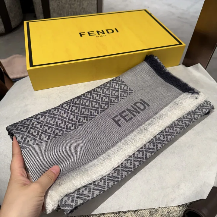 スーパーコピー フェンディ マフラー