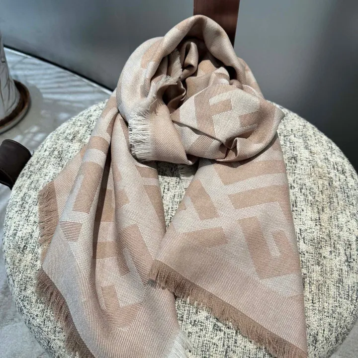 スーパーコピー フェンディ マフラー