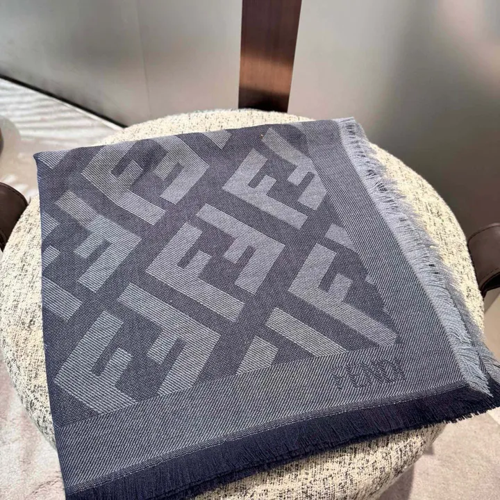 スーパーコピー フェンディ マフラー