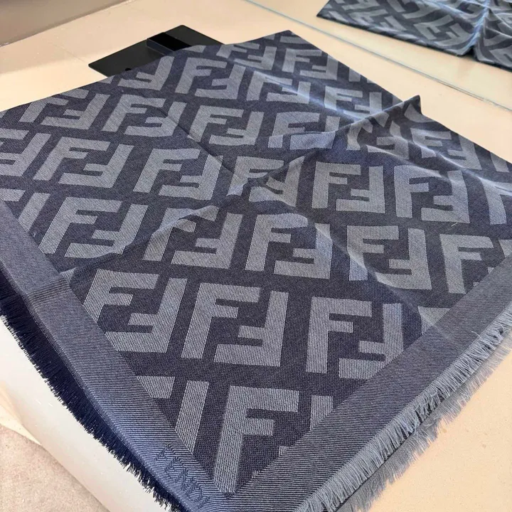 スーパーコピー フェンディ マフラー