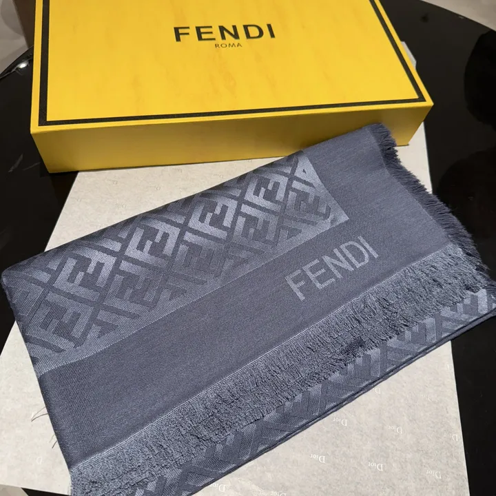 スーパーコピー フェンディ マフラー