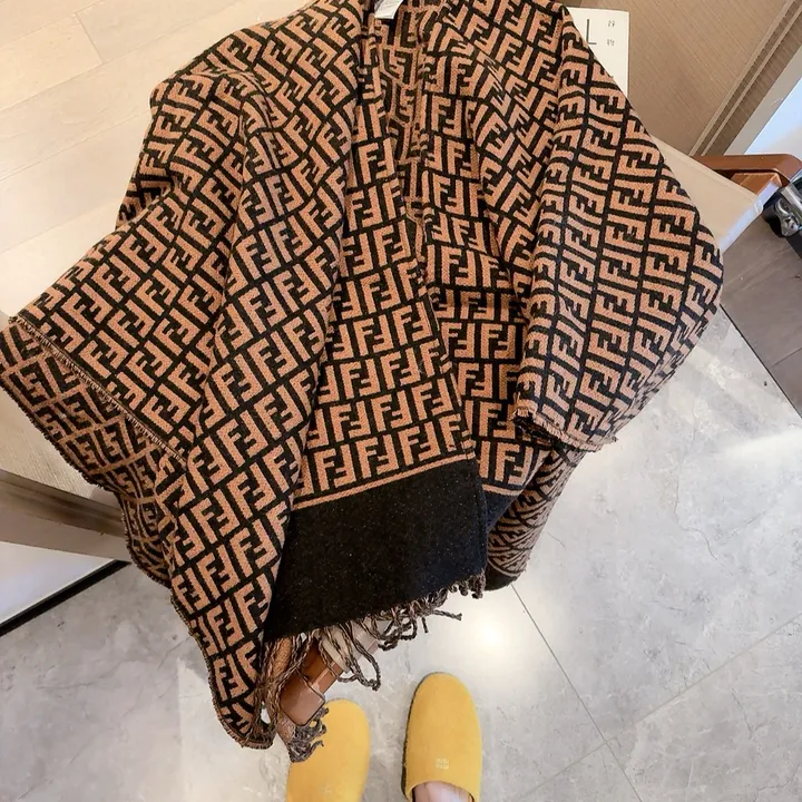 スーパーコピー フェンディ マフラー