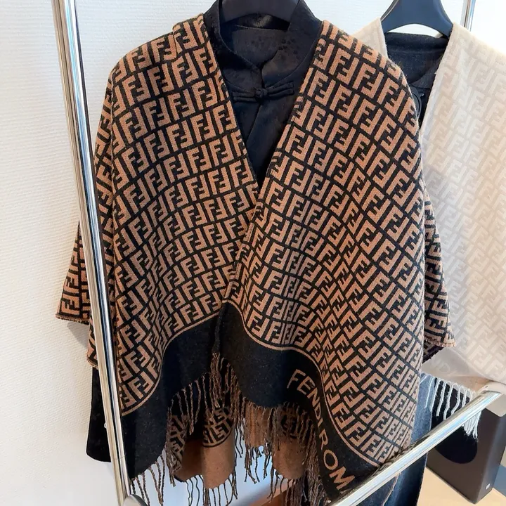 スーパーコピー フェンディ マフラー