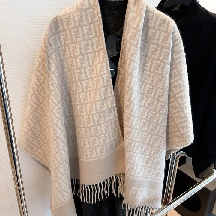 スーパーコピー フェンディ マフラー