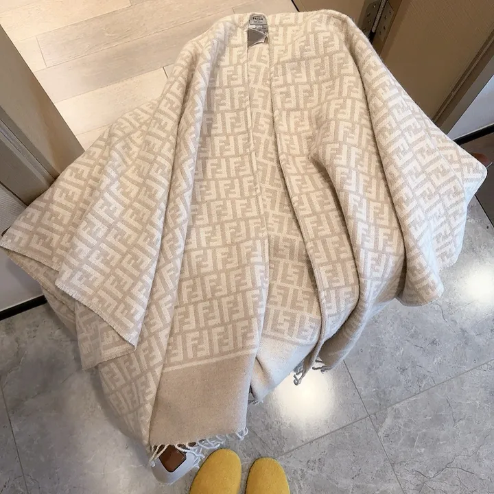 スーパーコピー フェンディ マフラー