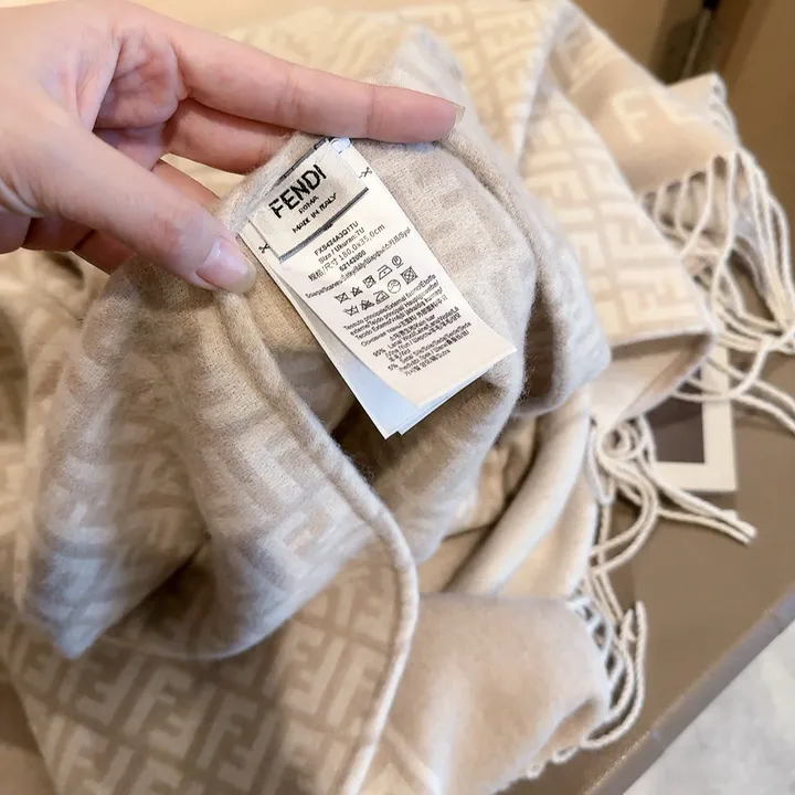 スーパーコピー フェンディ マフラー