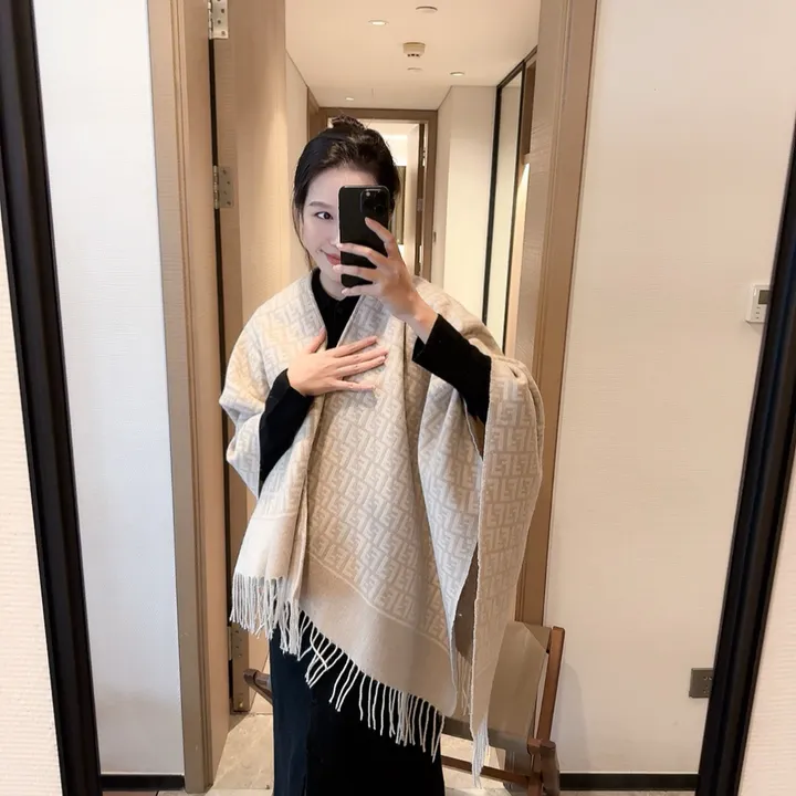 スーパーコピー フェンディ マフラー