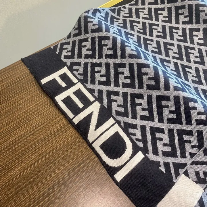 スーパーコピー フェンディ マフラー