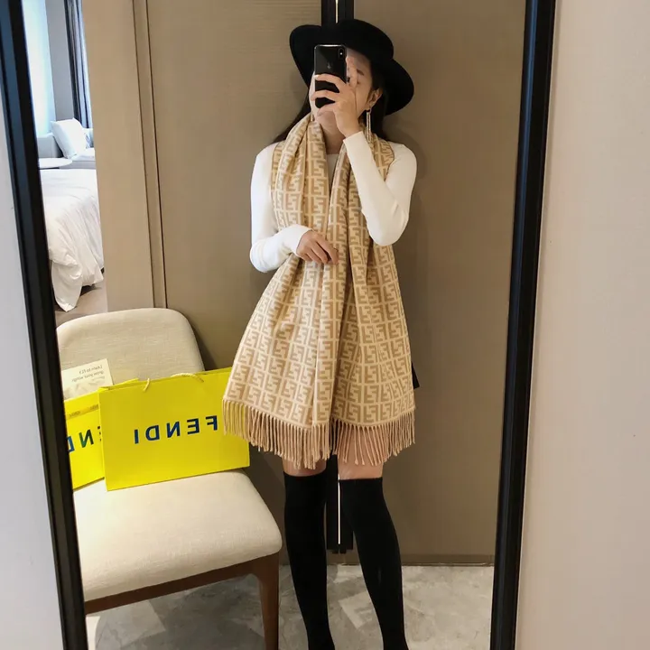 スーパーコピー フェンディ マフラー