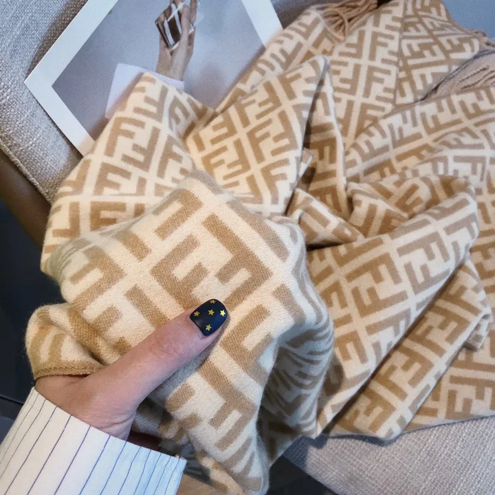 スーパーコピー フェンディ マフラー