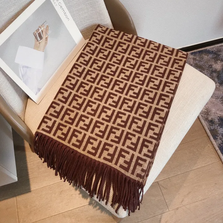 スーパーコピー フェンディ マフラー