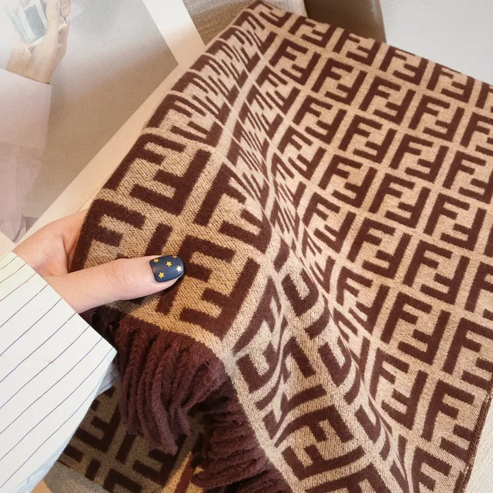 スーパーコピー フェンディ マフラー