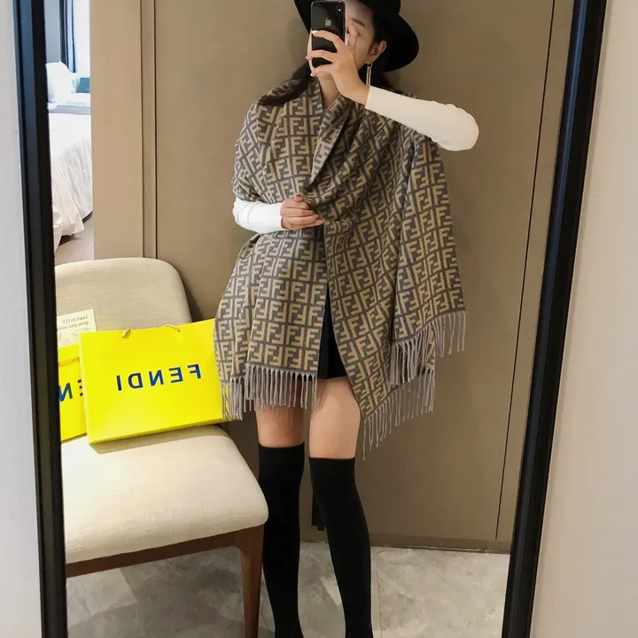 スーパーコピー フェンディ マフラー