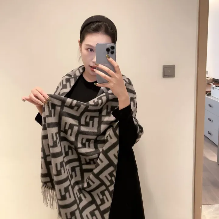 スーパーコピー フェンディ マフラー