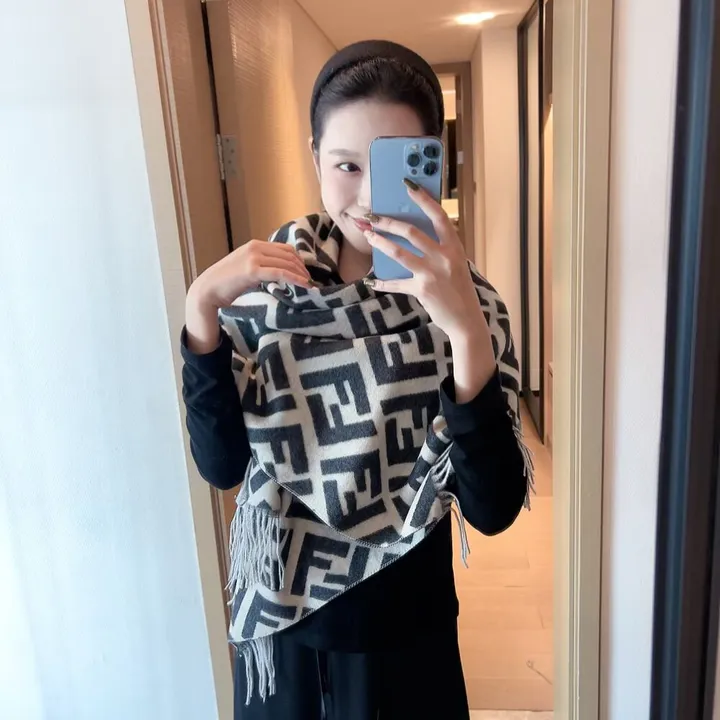 スーパーコピー フェンディ マフラー