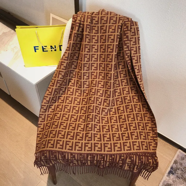 スーパーコピー フェンディ マフラー