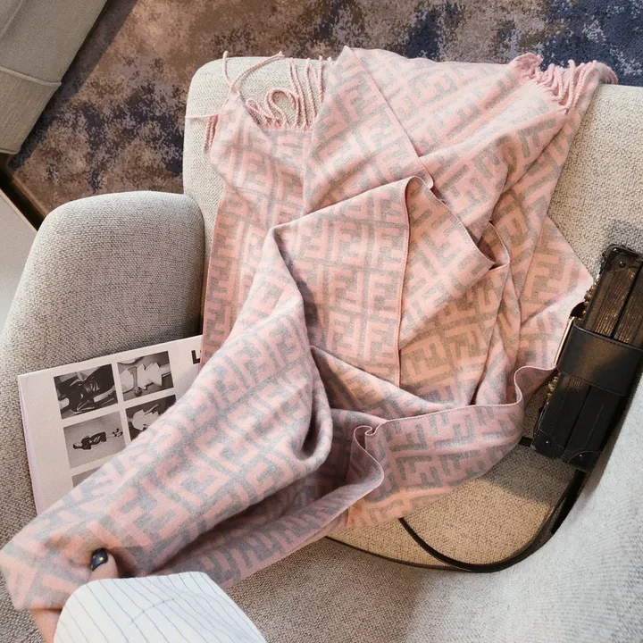 スーパーコピー フェンディ マフラー