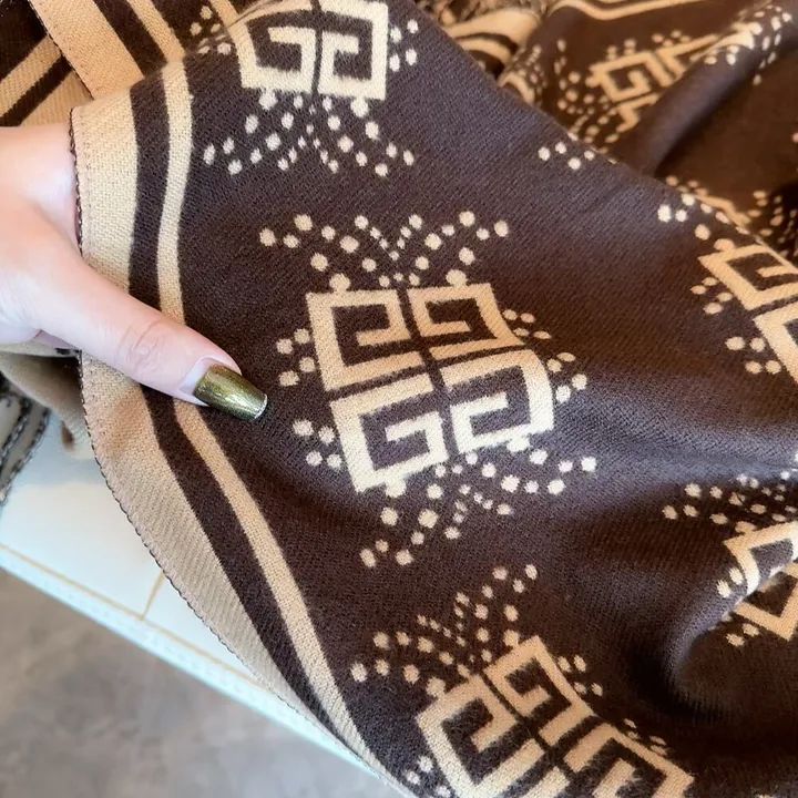 スーパーコピー ジバンシィ マフラー