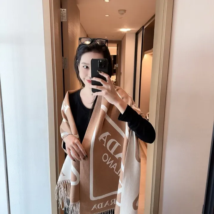 スーパーコピー プラダ マフラー