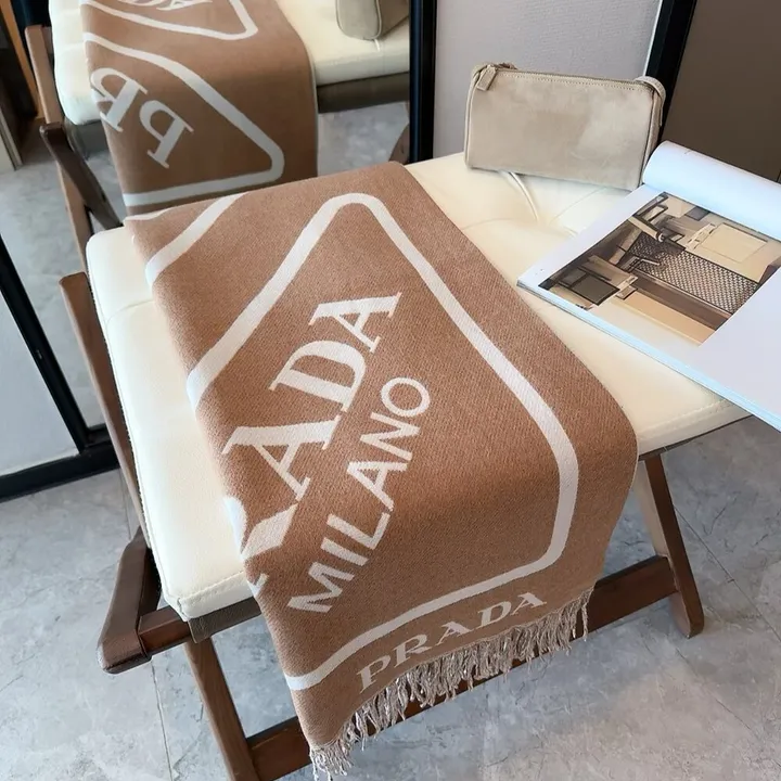 スーパーコピー プラダ マフラー