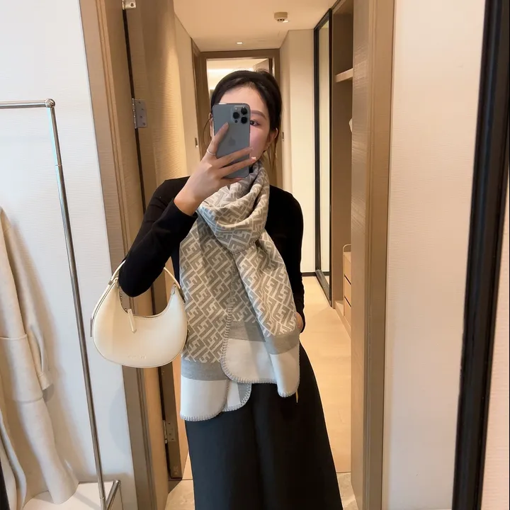 スーパーコピー フェンディ マフラー