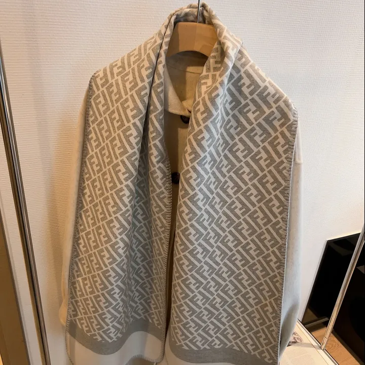 スーパーコピー フェンディ マフラー