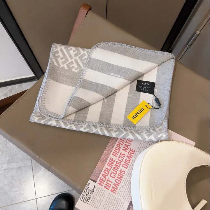 スーパーコピー フェンディ マフラー