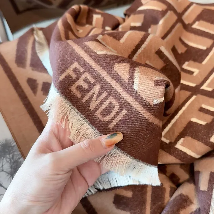 スーパーコピー フェンディ マフラー