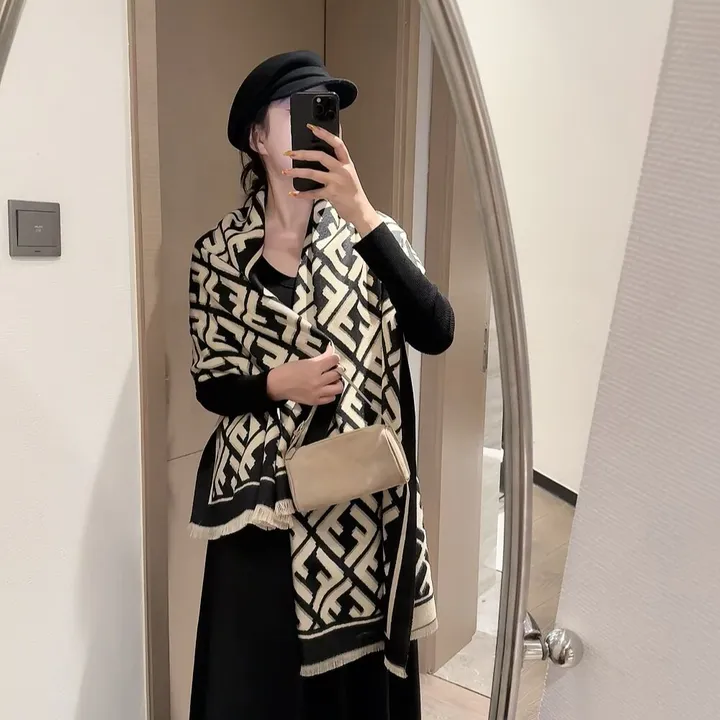 スーパーコピー フェンディ マフラー