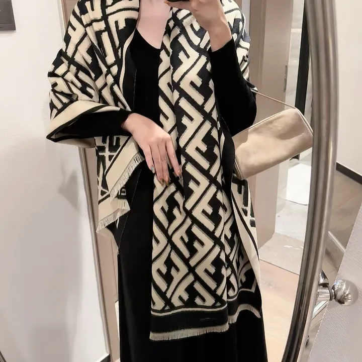 スーパーコピー フェンディ マフラー