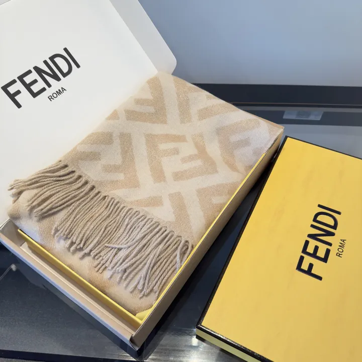 スーパーコピー フェンディ マフラー