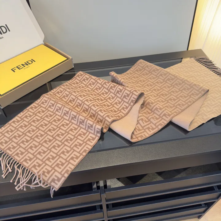 スーパーコピー フェンディ マフラー